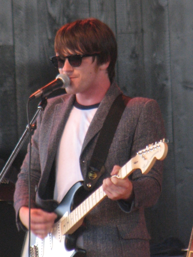 2009/07(July)/Drake_Bell/800x600_20100206 228.JPG